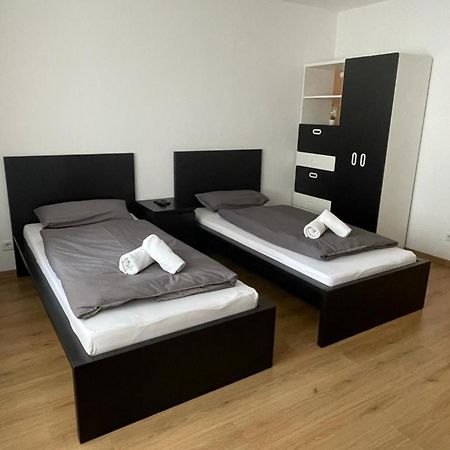 Renoviert, Modern Und Ruhig Appartement Neurenberg Buitenkant foto